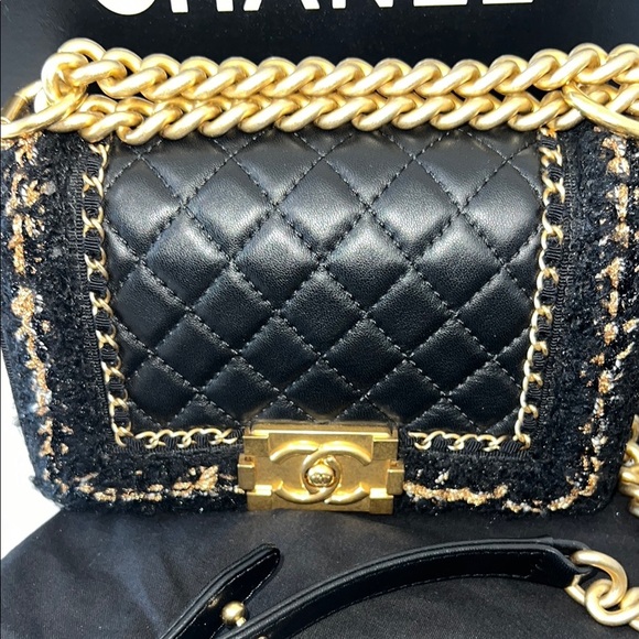 CHANEL Black and Gold tweed lambskin quilted braided jacket BOY flap bag - Picture 2 of 15